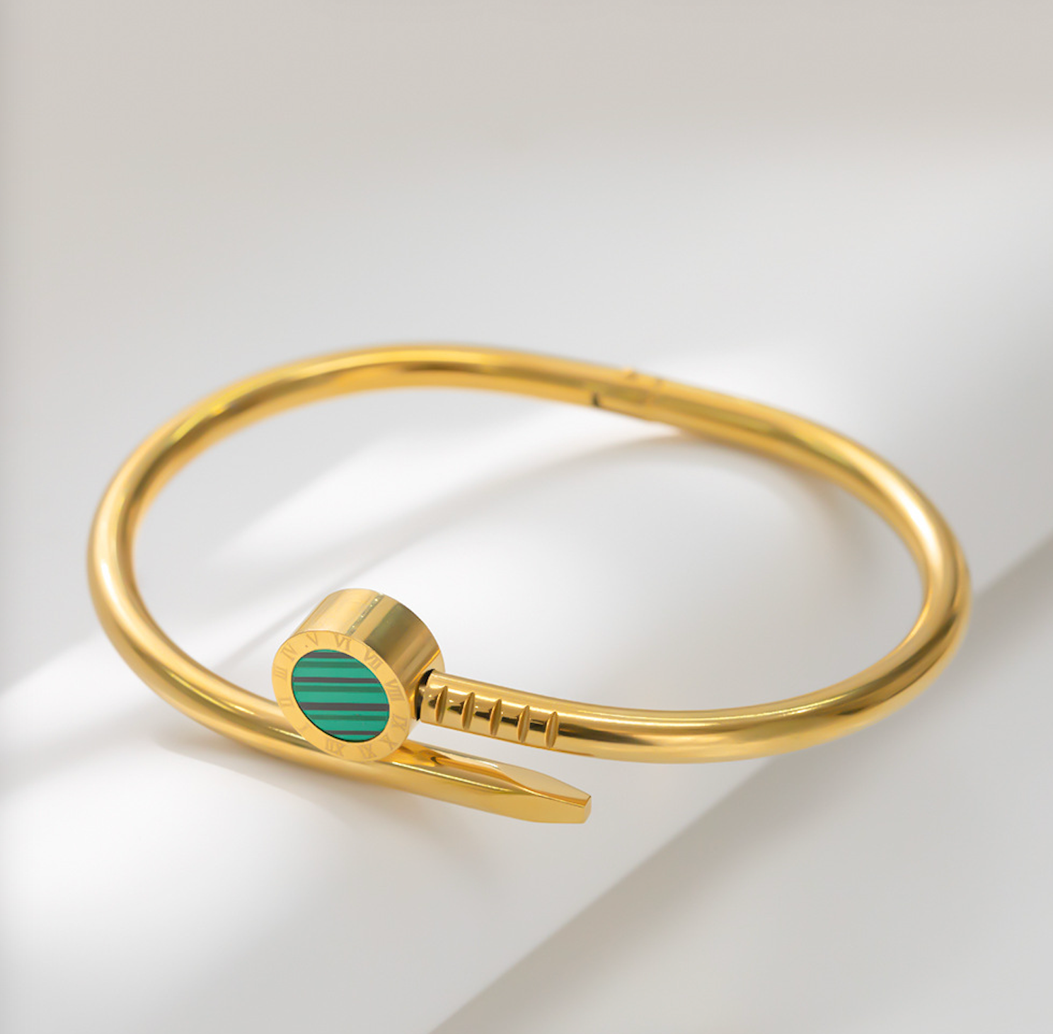 Gold Nova Nail Head Bracelet – Green