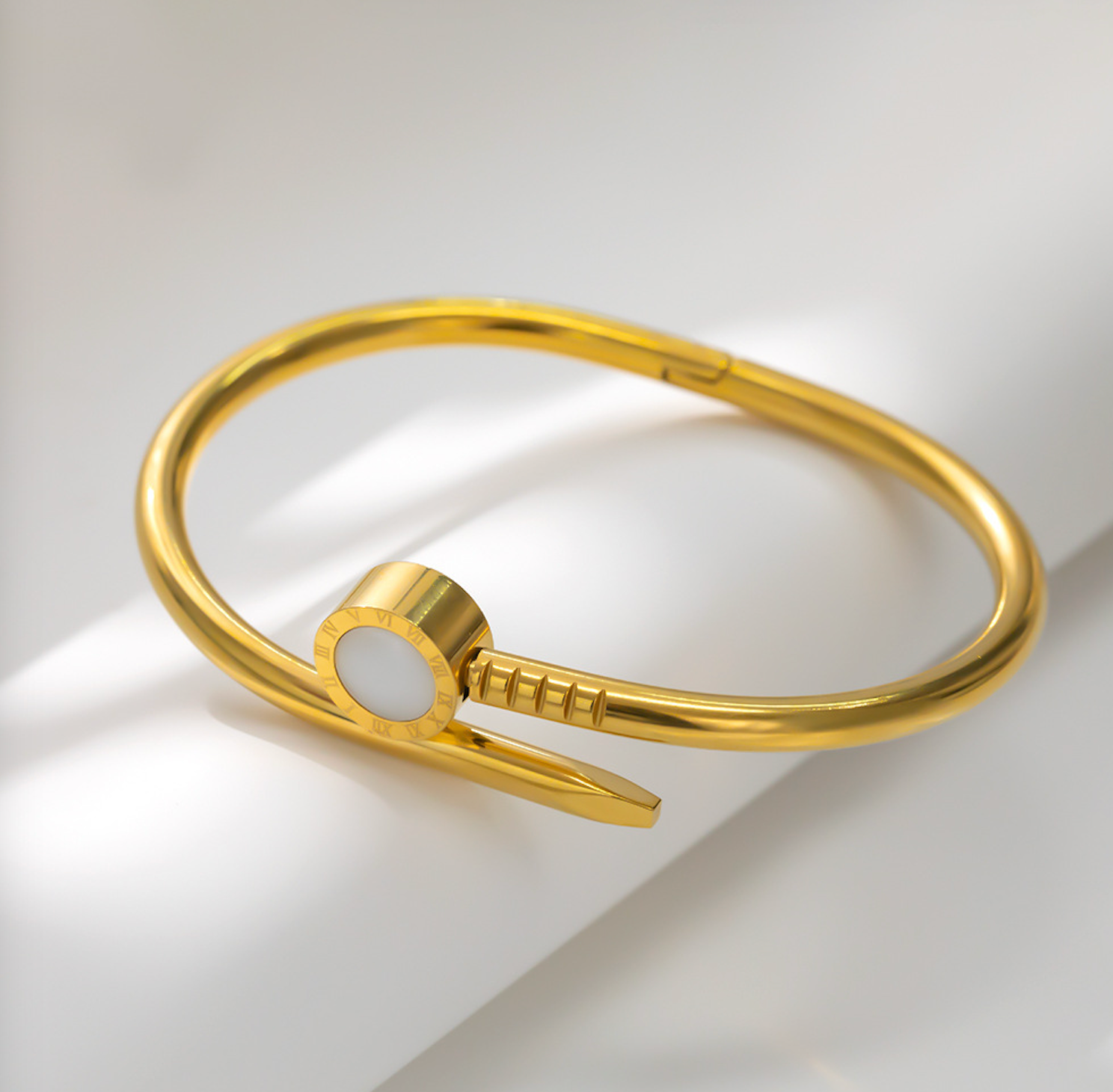 Gold Nova Nail Head Bracelet – White