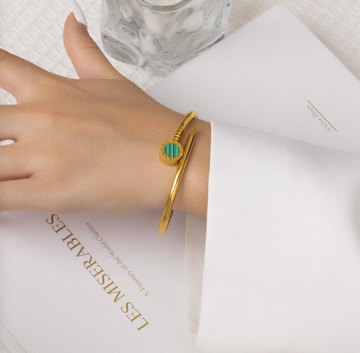 Gold Nova Nail Head Bracelet – Green