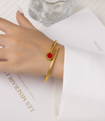 Gold Nova Nail Head Bracelet – Red