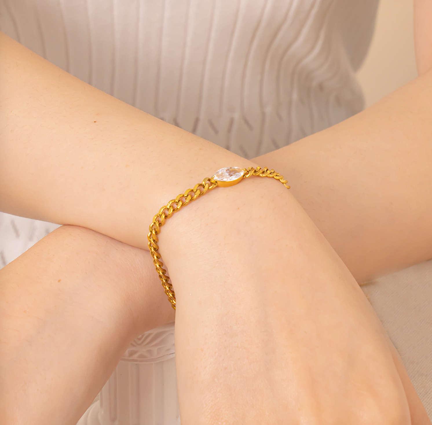 Vyra Gold Chain Bracelet