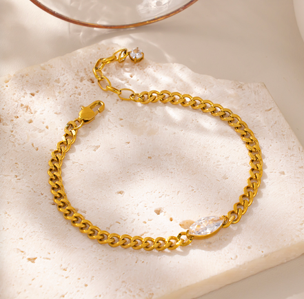 Vyra Gold Chain Bracelet