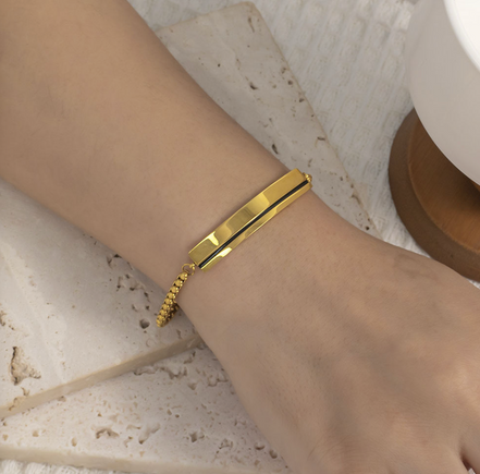 Linear Gold Bar Bracelet
