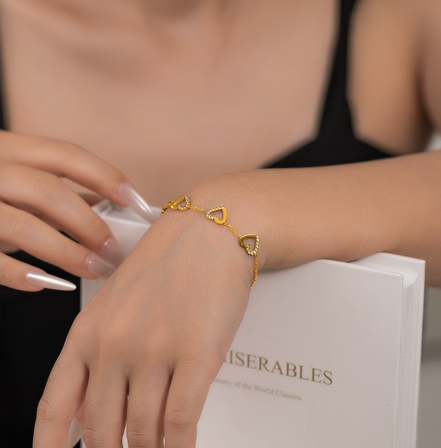 Vivi Hearts Gold Bracelet