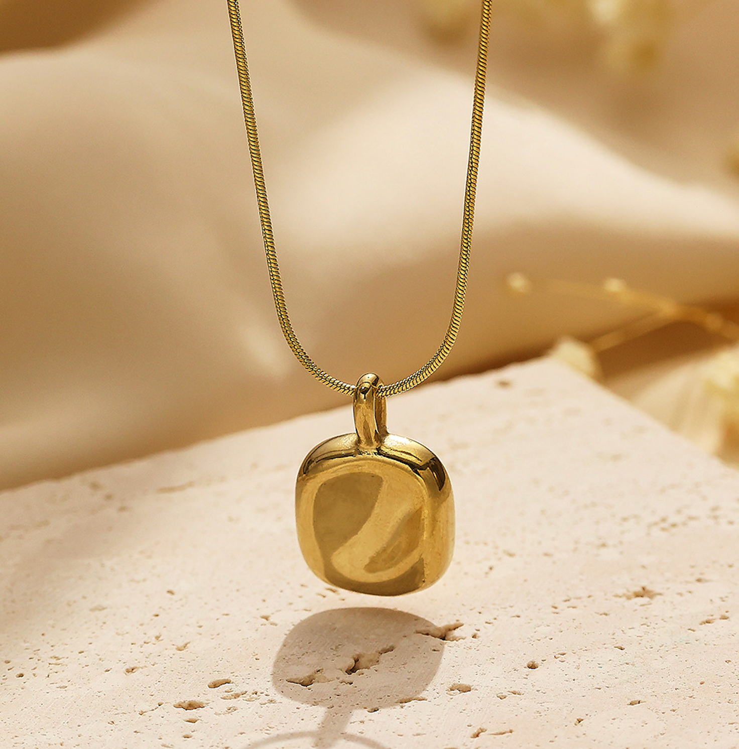 Valora Gold Necklace