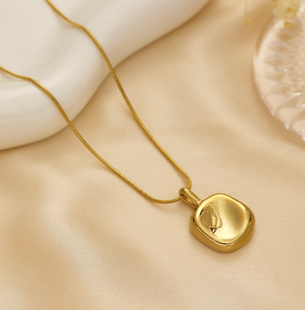 Valora Gold Necklace