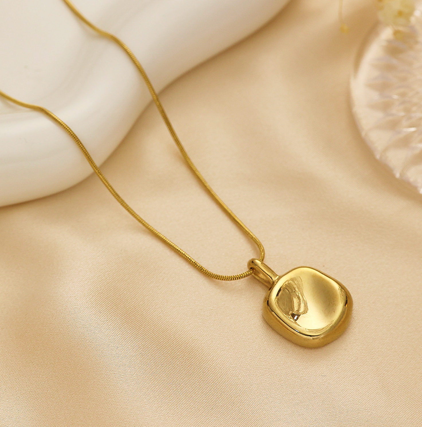 Valora Gold Necklace