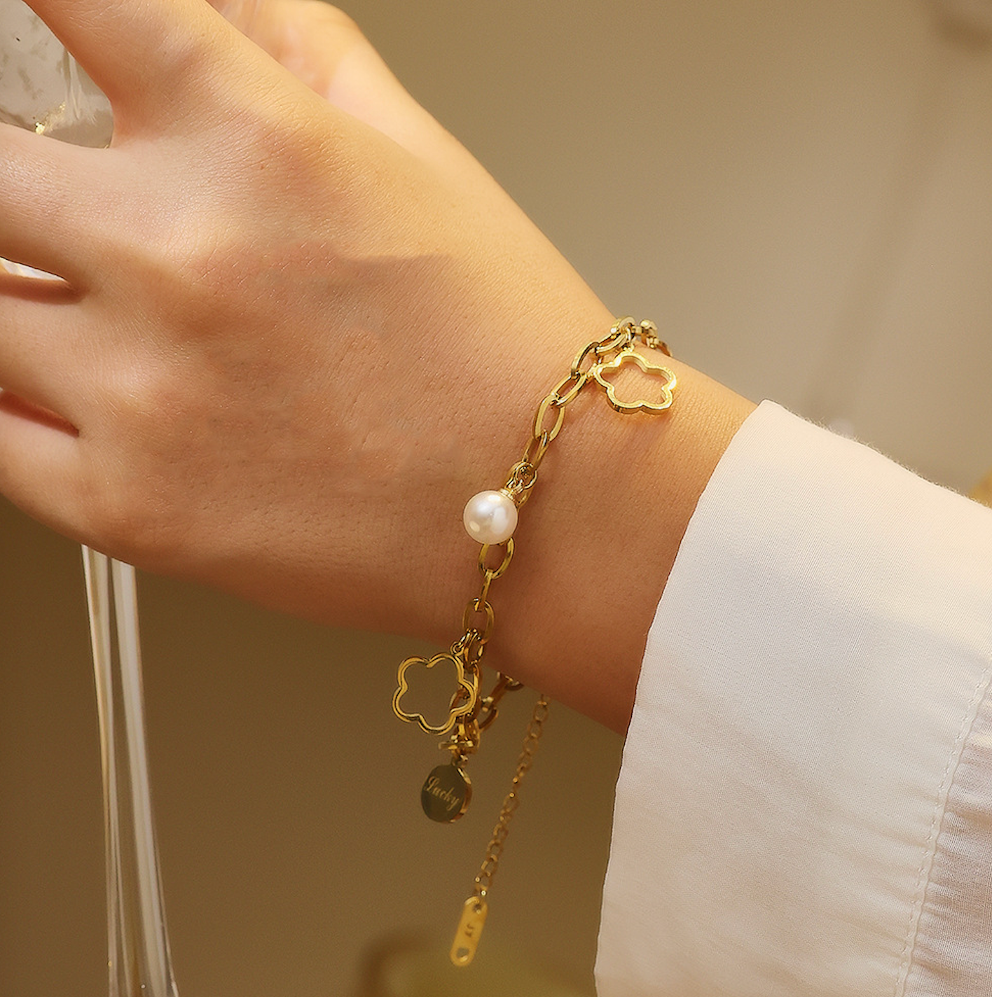 Fleur Pearl Gold Bracelet