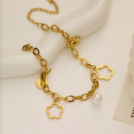 Fleur Pearl Gold Bracelet