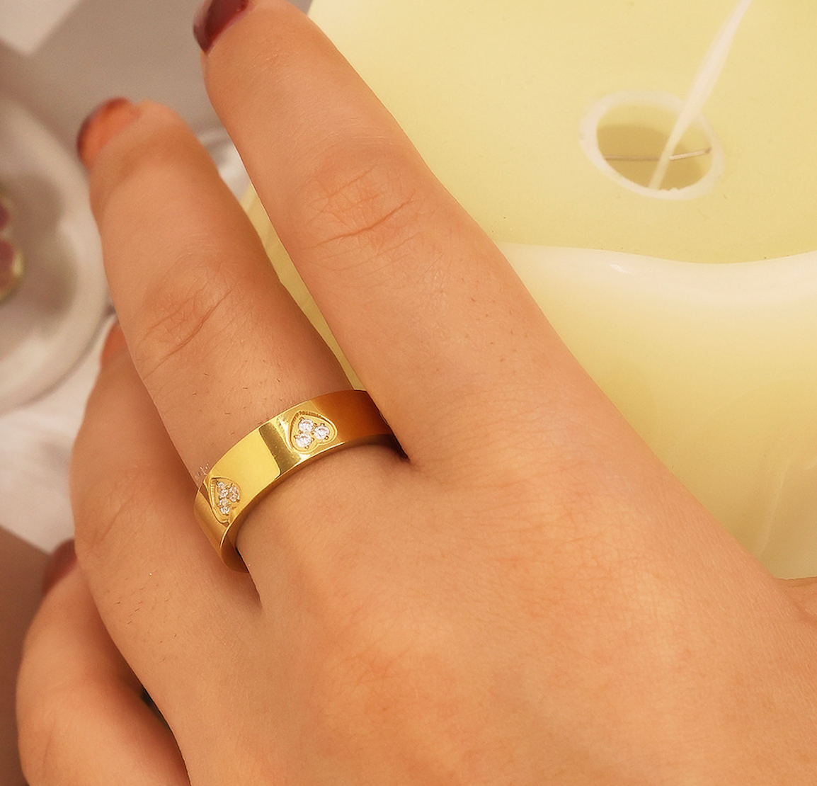 Aveline Love Gold Ring