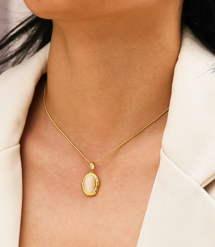 Isola Oval Gold Necklace