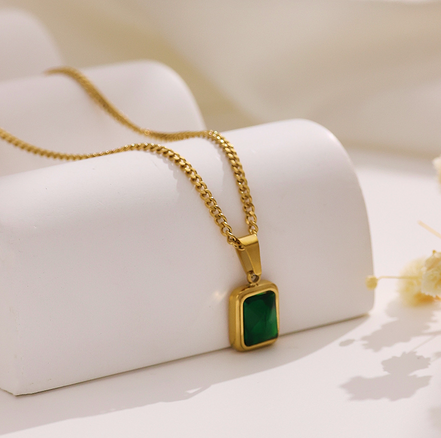 Emerald Glow Gold Stone Necklace