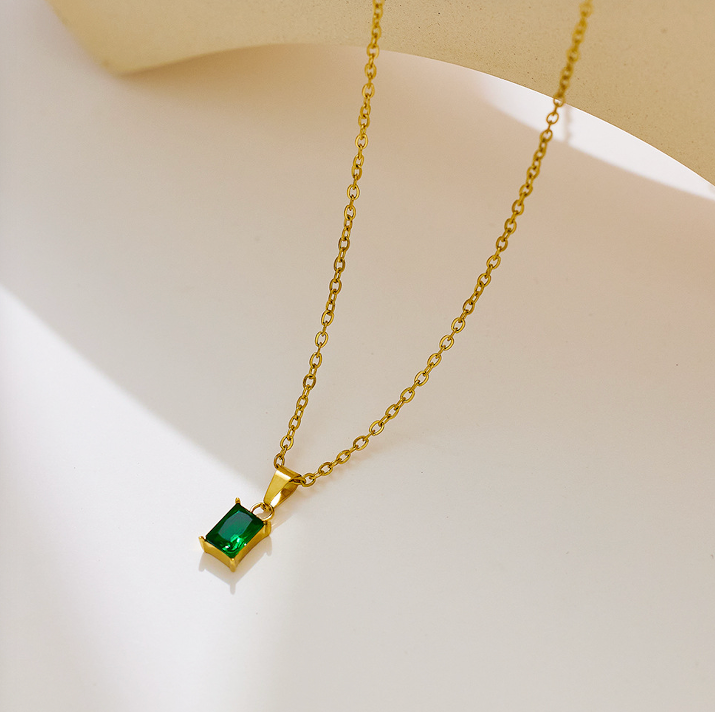 Emerald Gem Gold Necklace Green