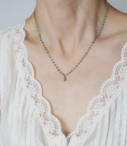 Green Beaded Drop Gold Necklace